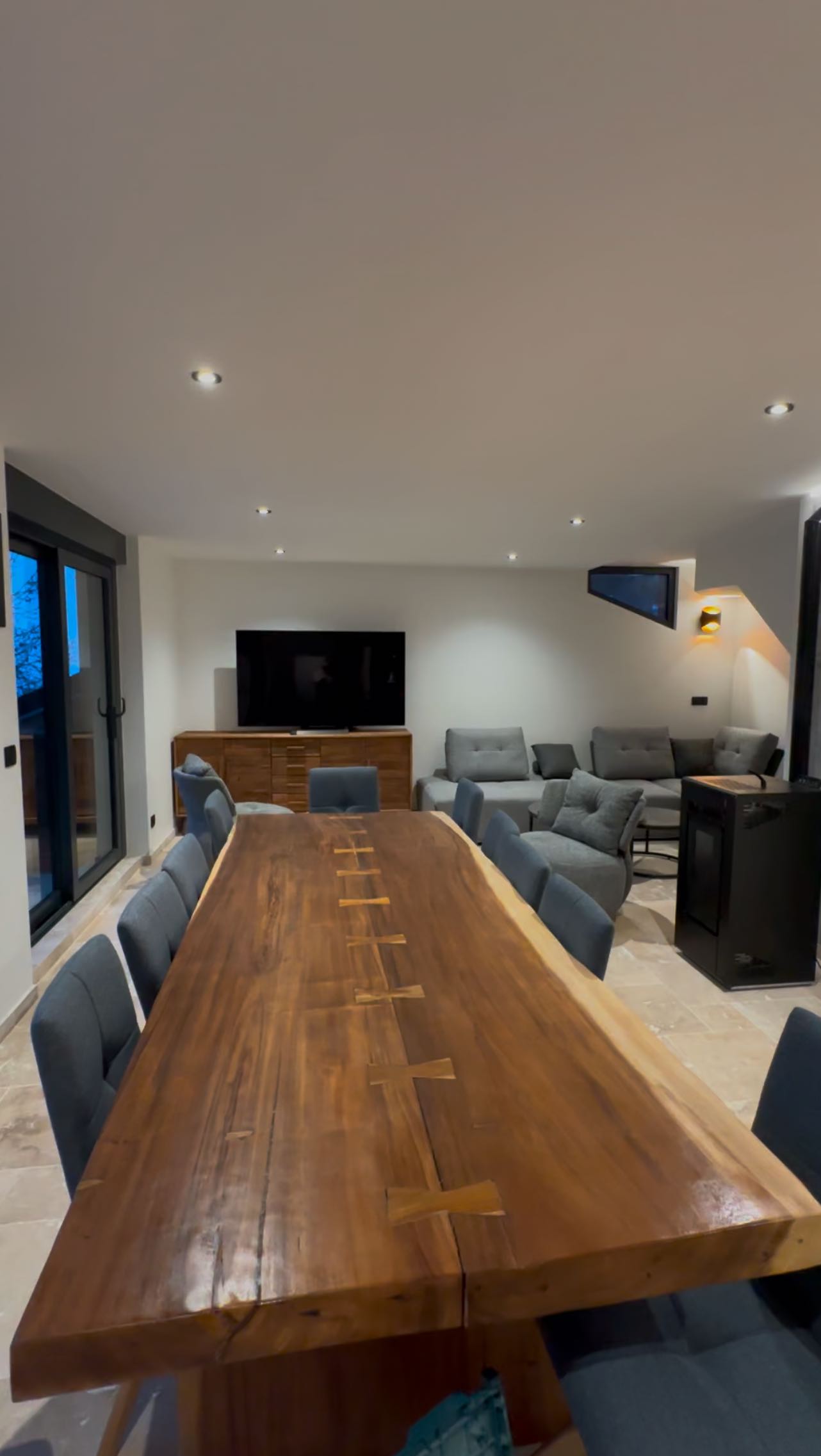 Chantier transformé en un claquement de doigts 👏✨ ! 120m², 5 chambres, 5 salles d’eau à la Plagne, un trava…